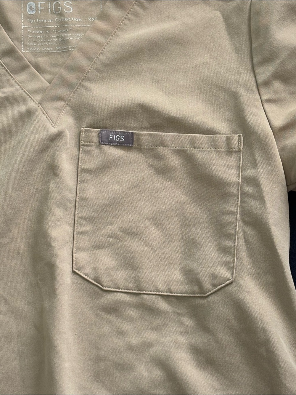 FIGS Tan V-Neck Pocket Scrub Top 2xs - Picture 2 of 3